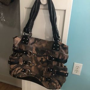 B Makowsky leather camp shoulder purse